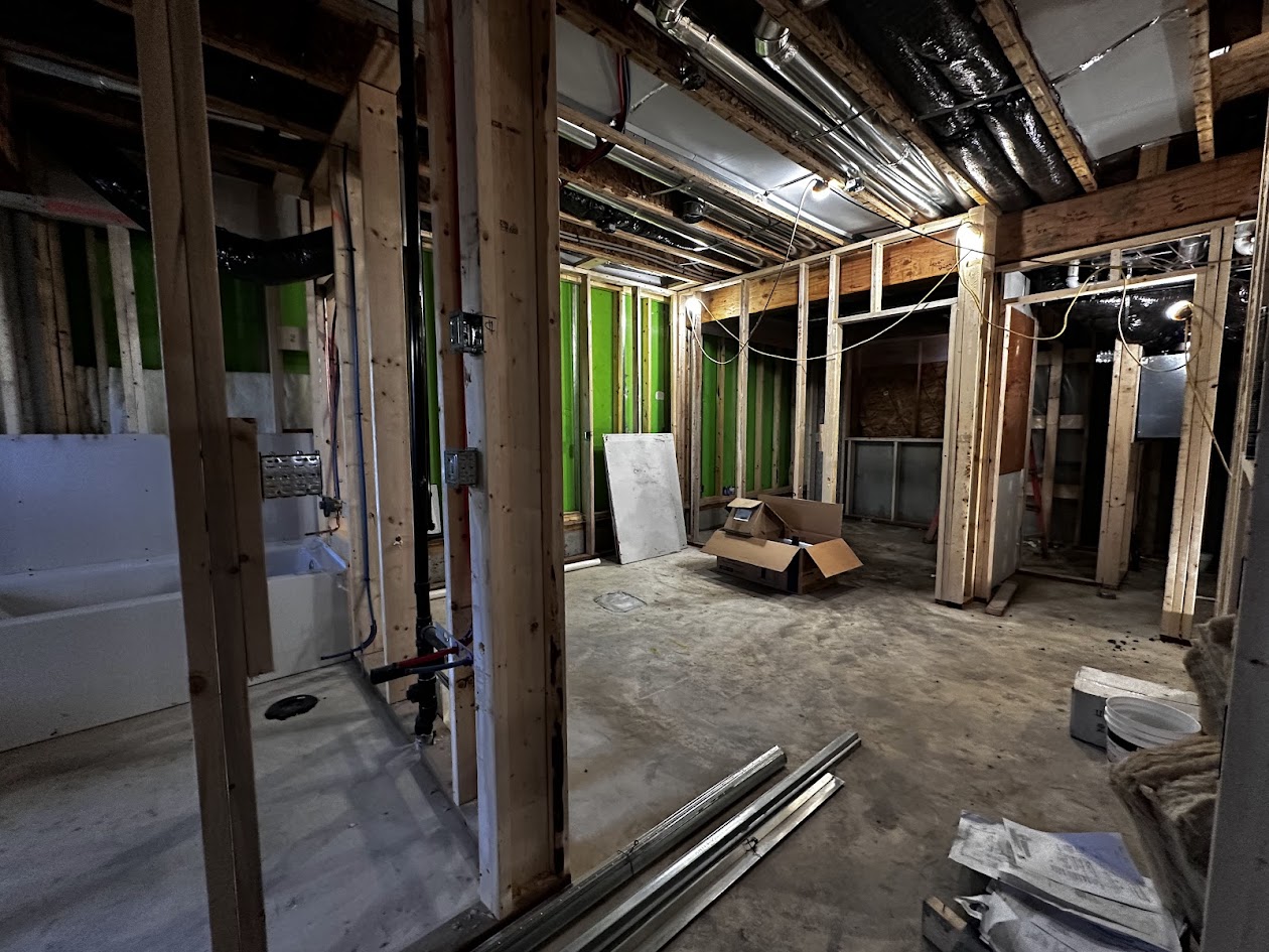 9416 156 street_2025-08-25_8 units_basement